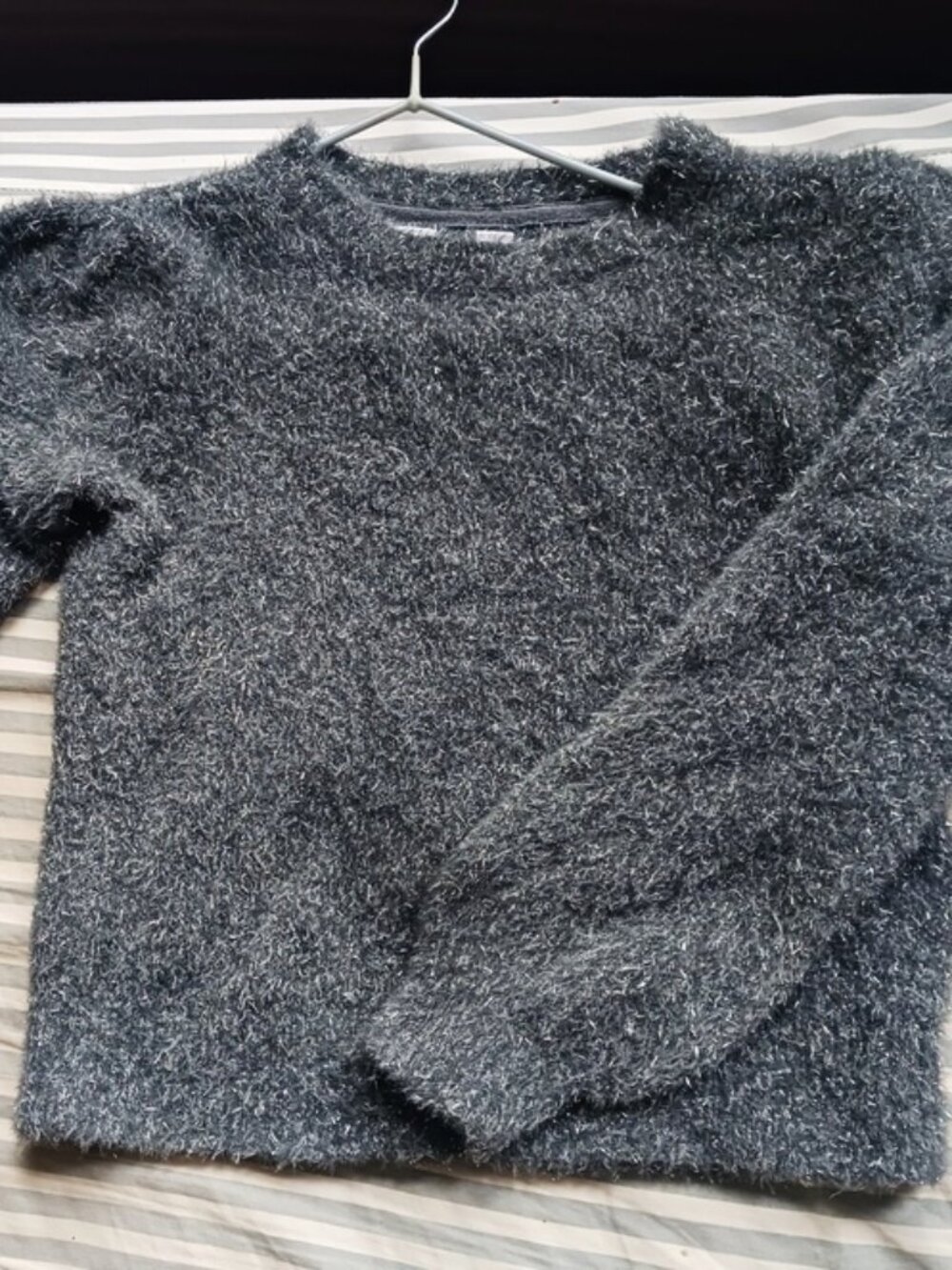 Girl's Gap Sparkly Grey Sweater sz: S  Nylon/Cotton